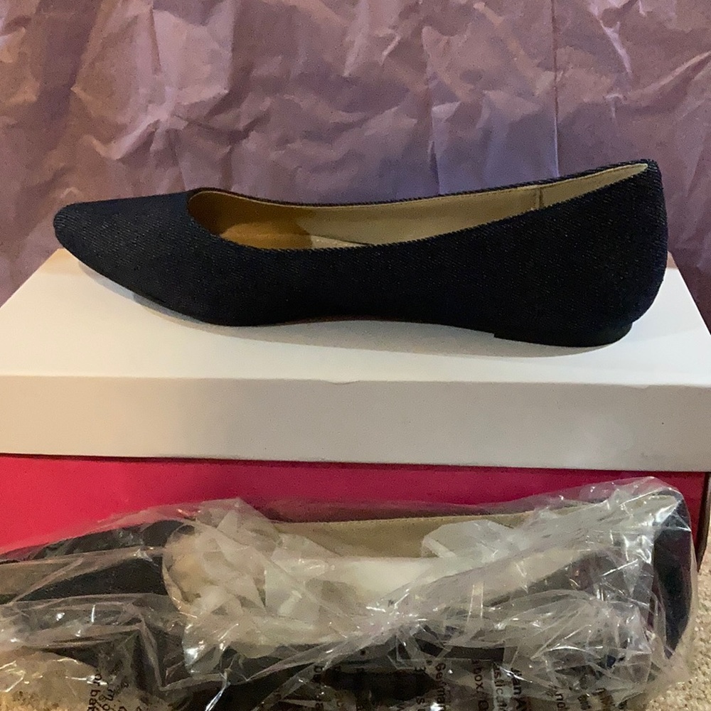 NWOT JustFab Flats